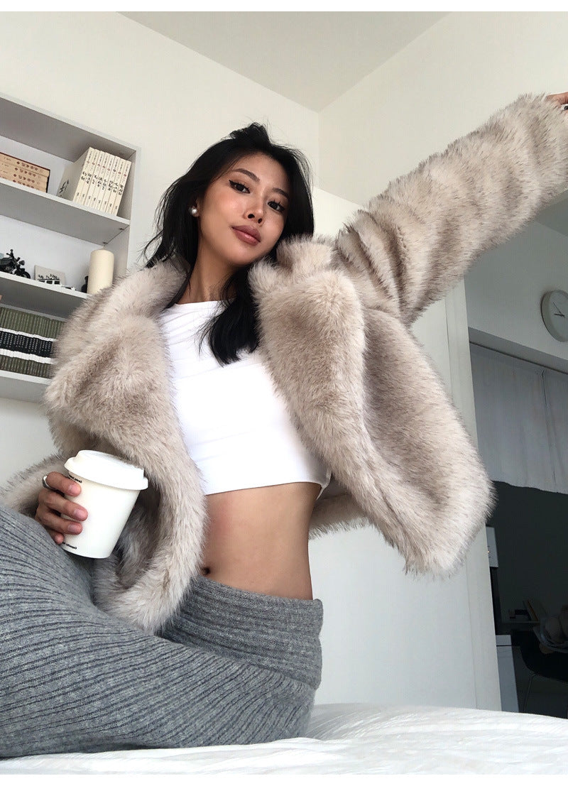 Europe and America wind lapel fur short fox fur coat fashion simple female environmental protection.