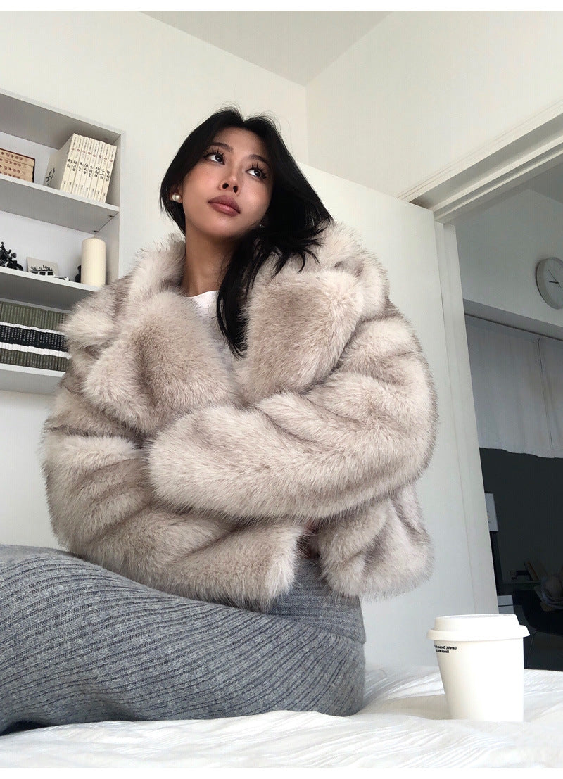 Europe and America wind lapel fur short fox fur coat fashion simple female environmental protection.