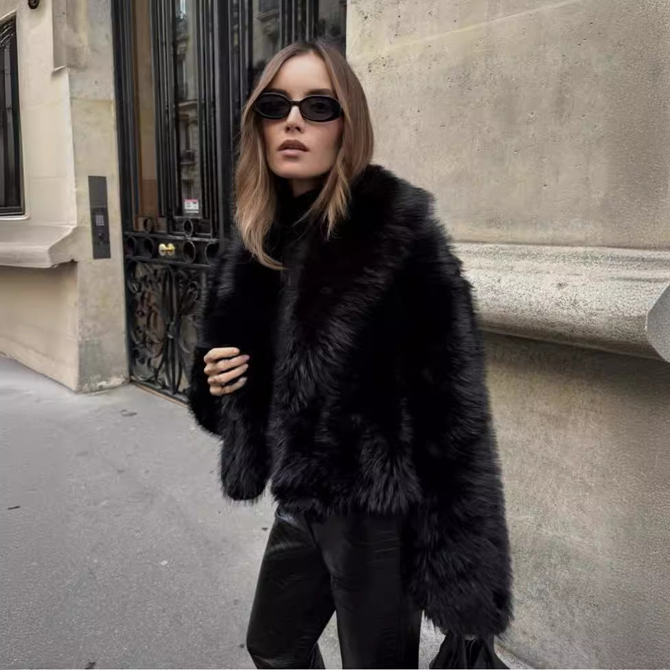 New Fox Fur Black Fur Coat for Women, Elegant and Fashionable Short Style ins Wholesale Coats