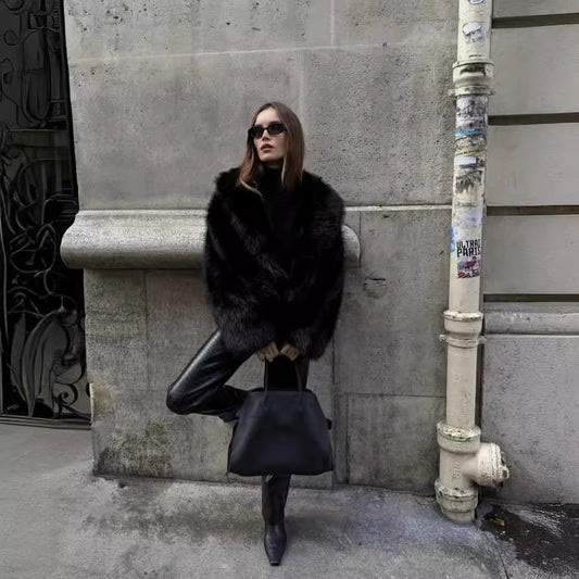 New Fox Fur Black Fur Coat for Women, Elegant and Fashionable Short Style ins Wholesale Coats