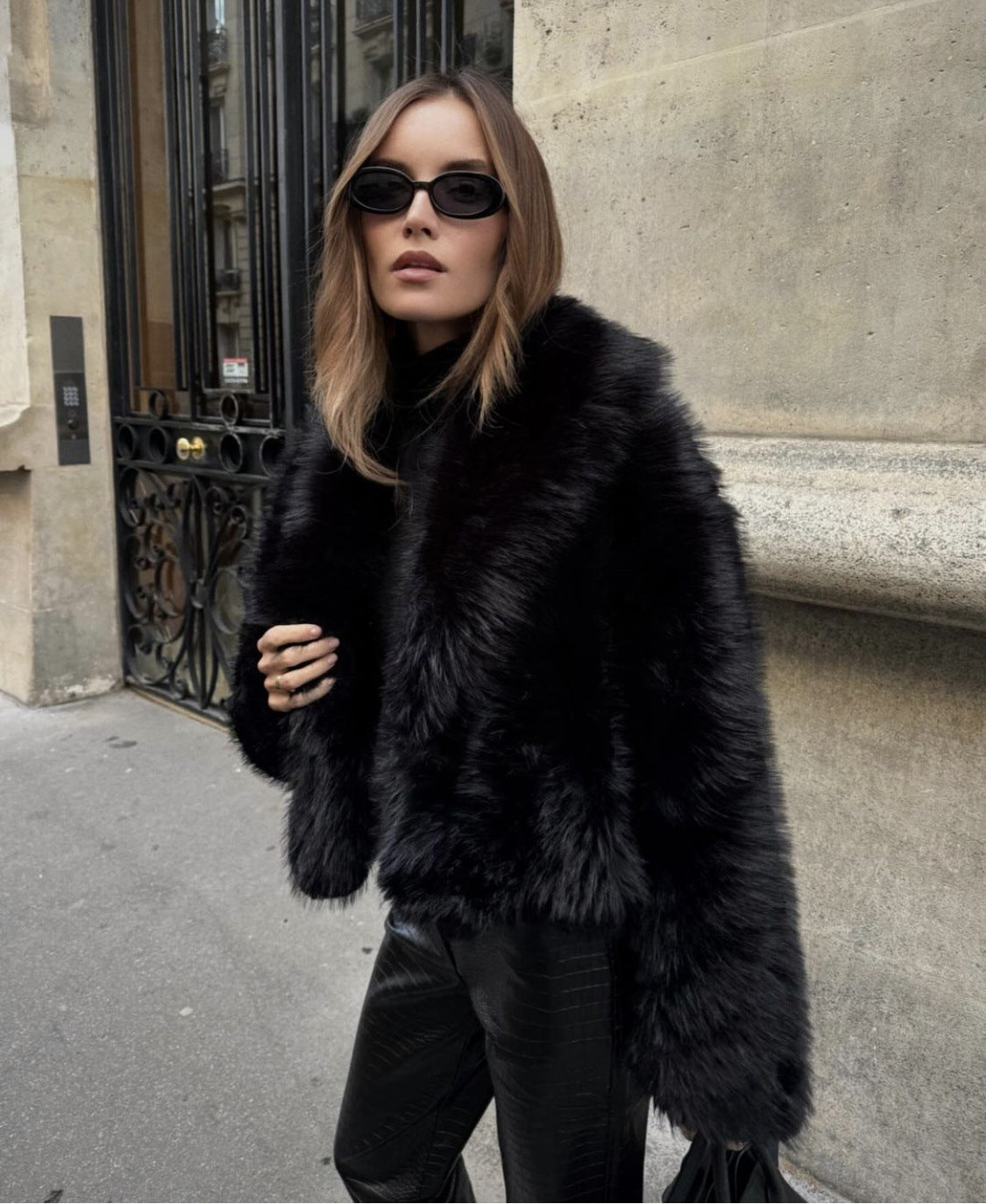 New Fox Fur Black Fur Coat for Women, Elegant and Fashionable Short Style ins Wholesale Coats