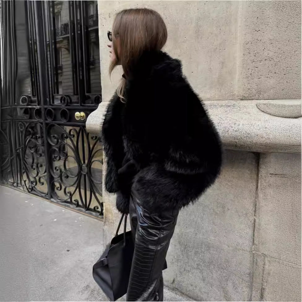 New Fox Fur Black Fur Coat for Women, Elegant and Fashionable Short Style ins Wholesale Coats