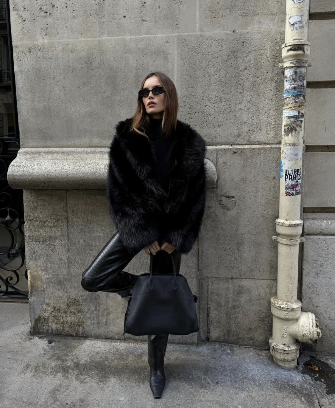 New Fox Fur Black Fur Coat for Women, Elegant and Fashionable Short Style ins Wholesale Coats